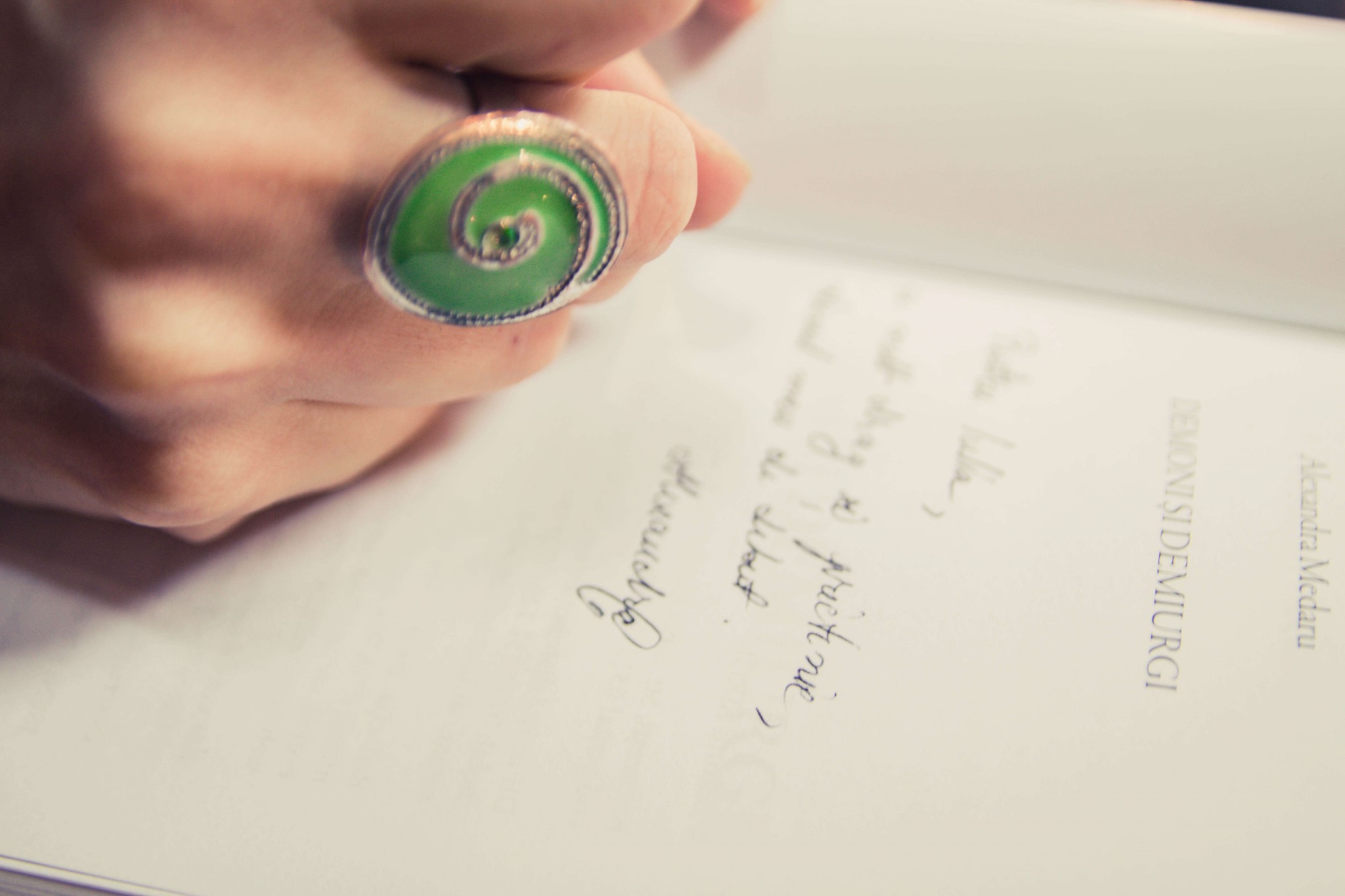 Cum am lansat „Demoni și demiurgi”