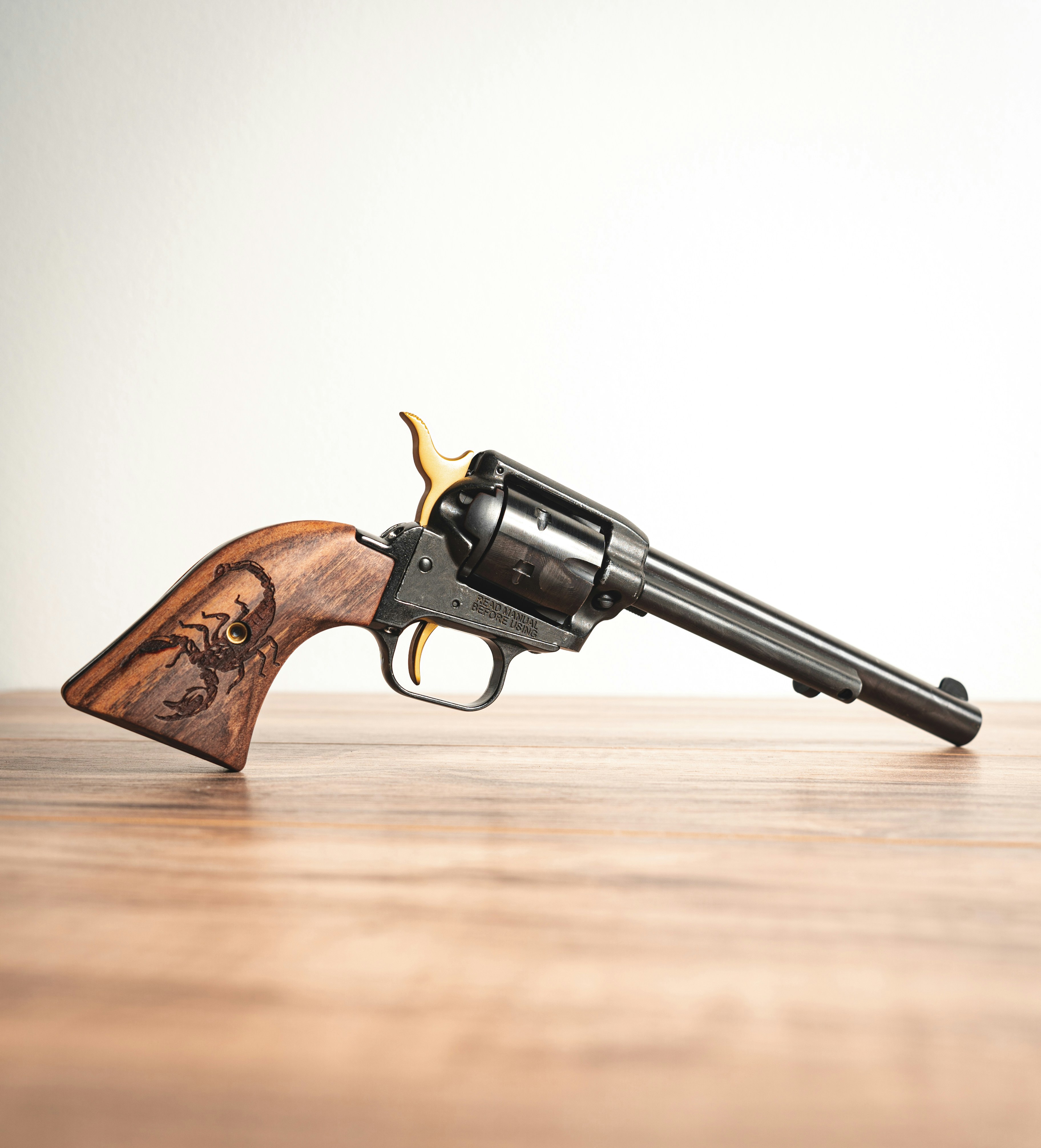 Pistolarul @ P(ro)ezia nr. 28